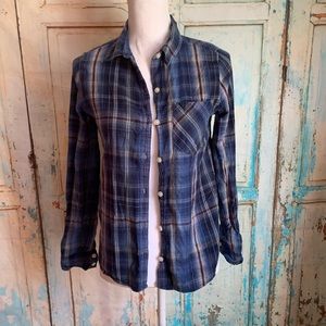 Forever 21 Tops - Forever 21 plaid button down top Forever 21 Tops - Forever 21 plaid button down top